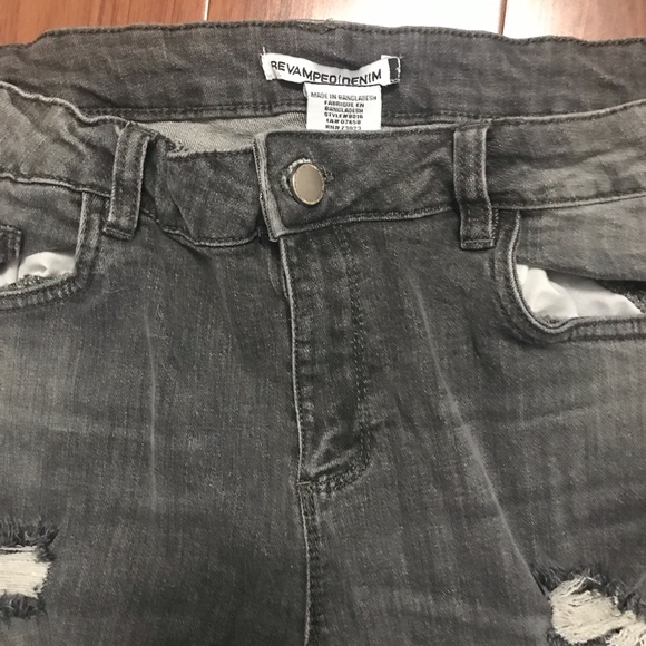 Revamped Denim-Skinny Jeans - Picture 2 of 3